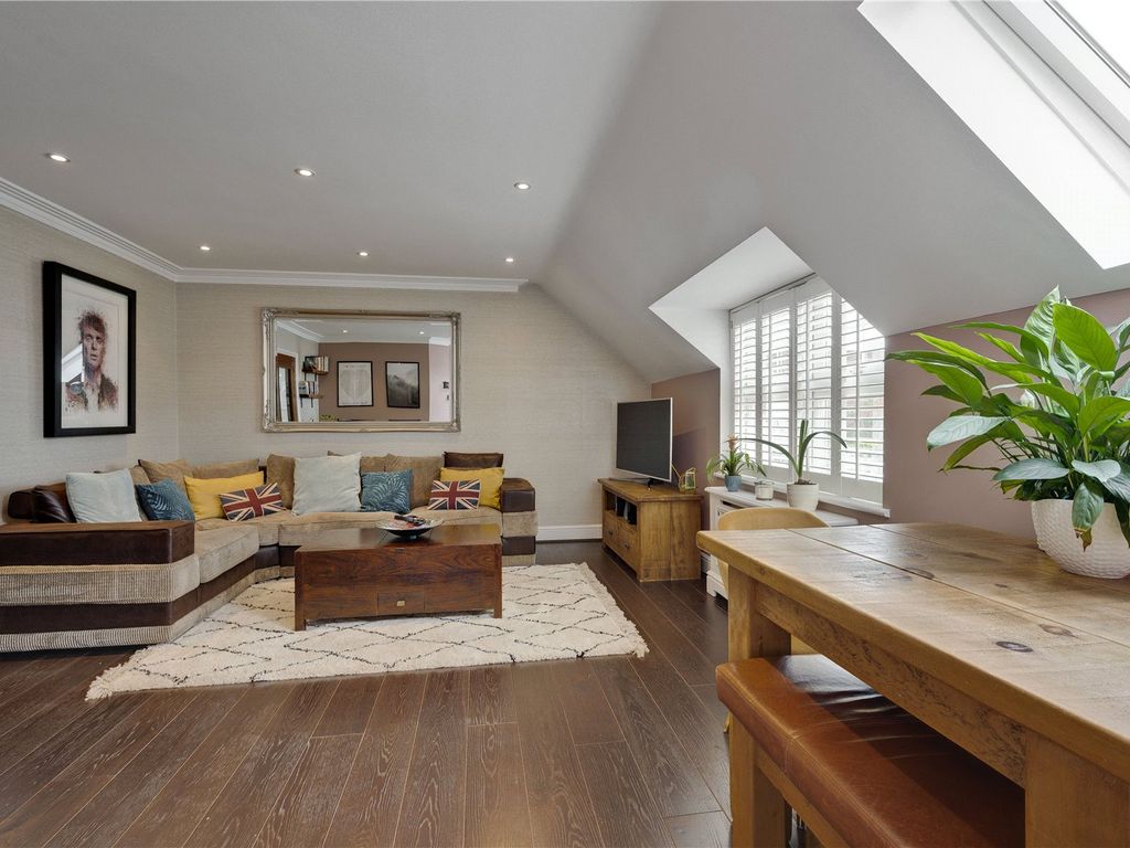 Elmgrove Road, Weybridge, Surrey KT13  