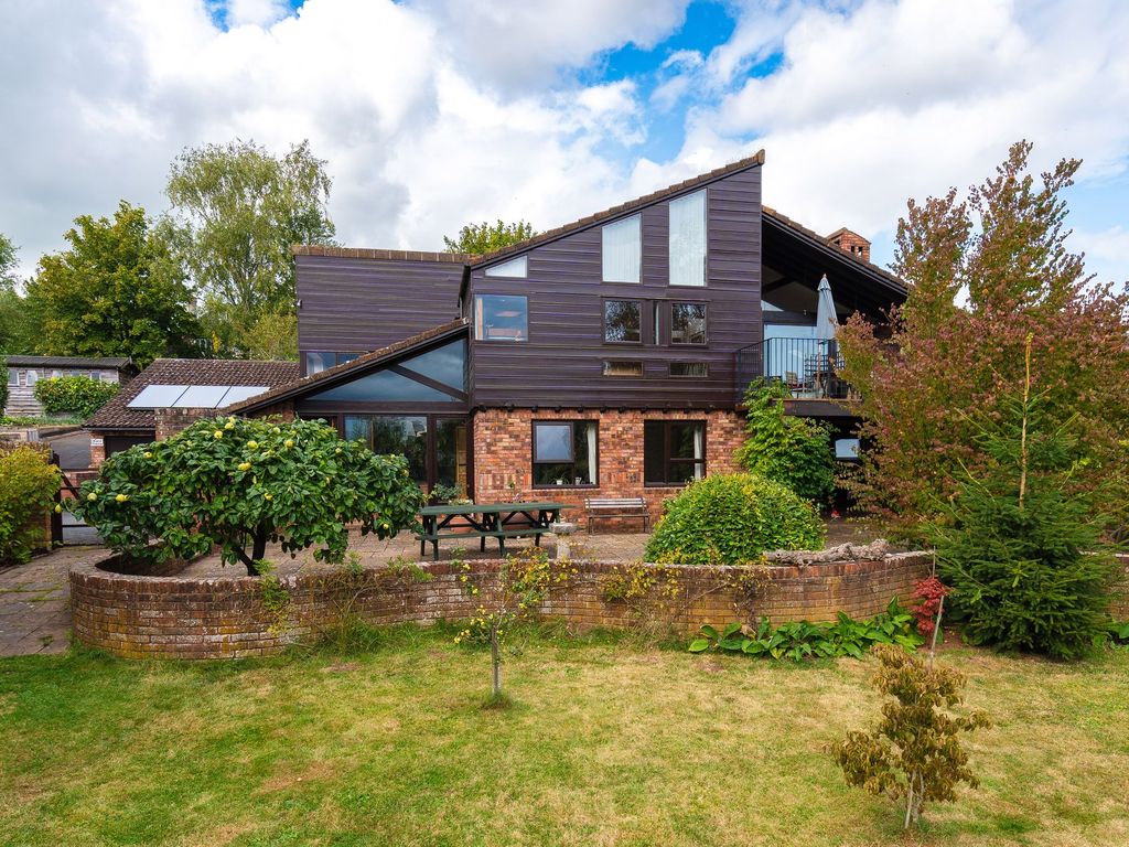6 bed detached house for sale in (Including 2 Bed Annexe), Threshers, Crediton, 3 EX17, £800,000