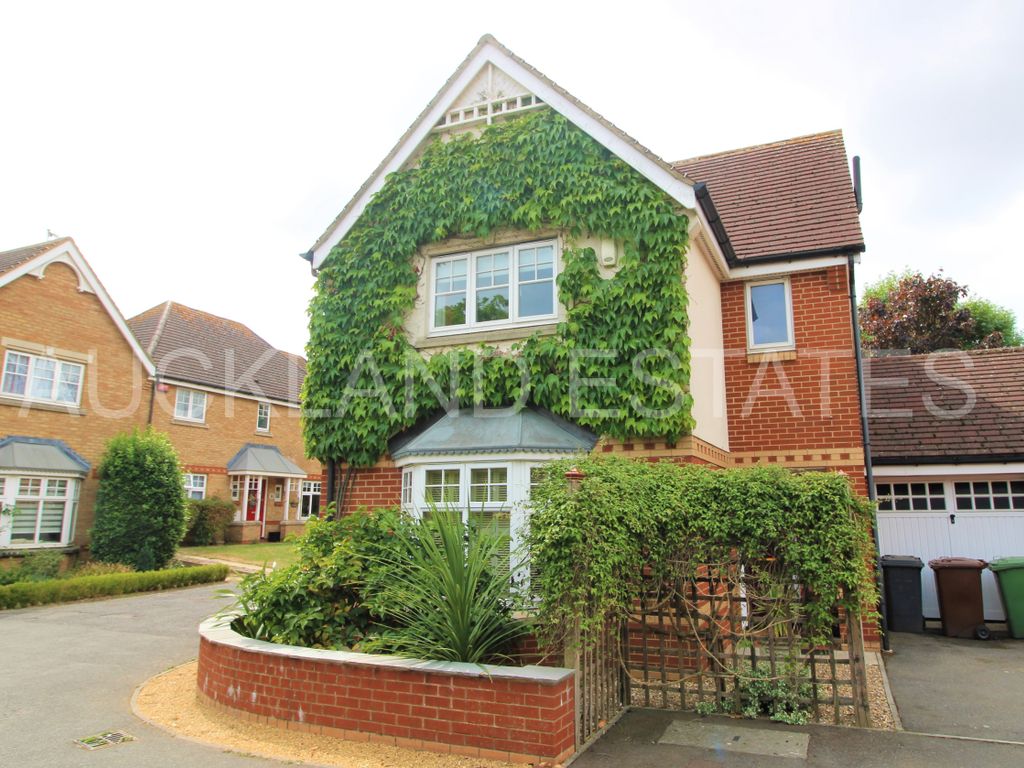 4 bed detached house for sale in Ranworth Gardens, Potters Bar EN6 Zoopla
