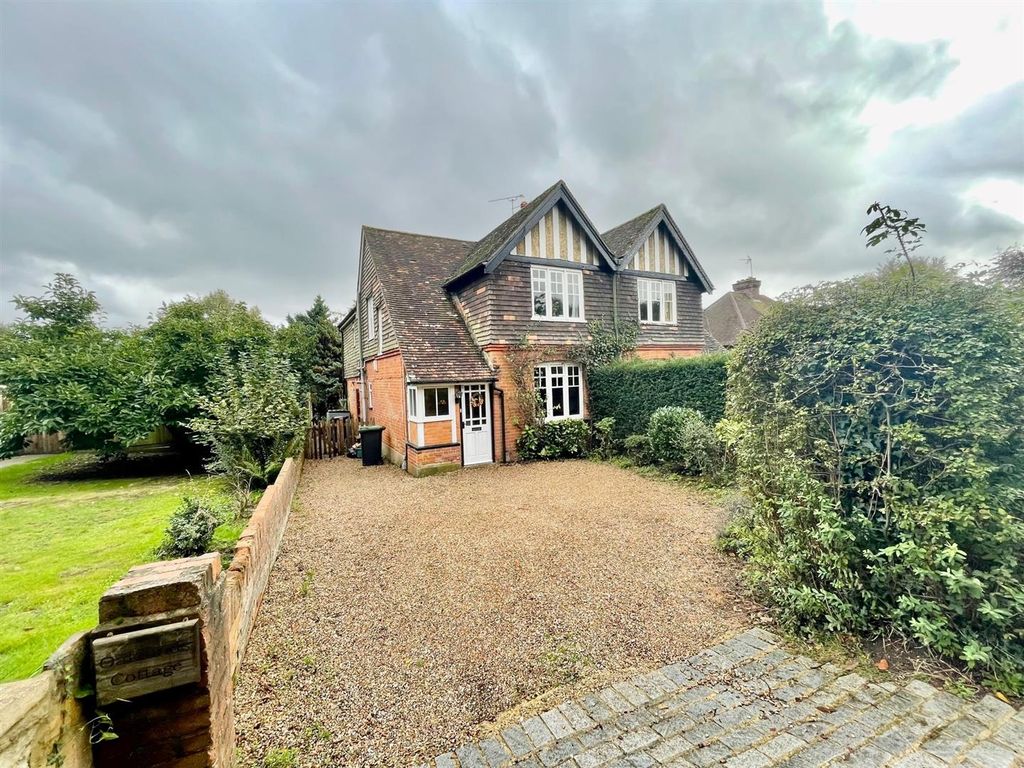 3 bed semidetached house for sale in Ismays Road, Ightham, Sevenoaks