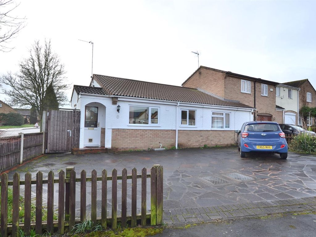 2 bed semidetached bungalow for sale in Wicklow Close, Shepshed, Loughborough, Leicestershire