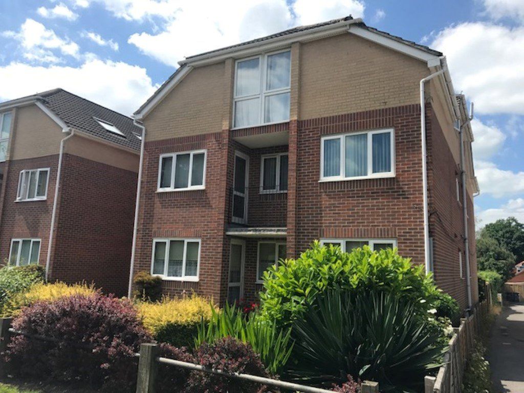 2 bed flat to rent in London Road, Cowplain, Waterlooville PO8 Zoopla