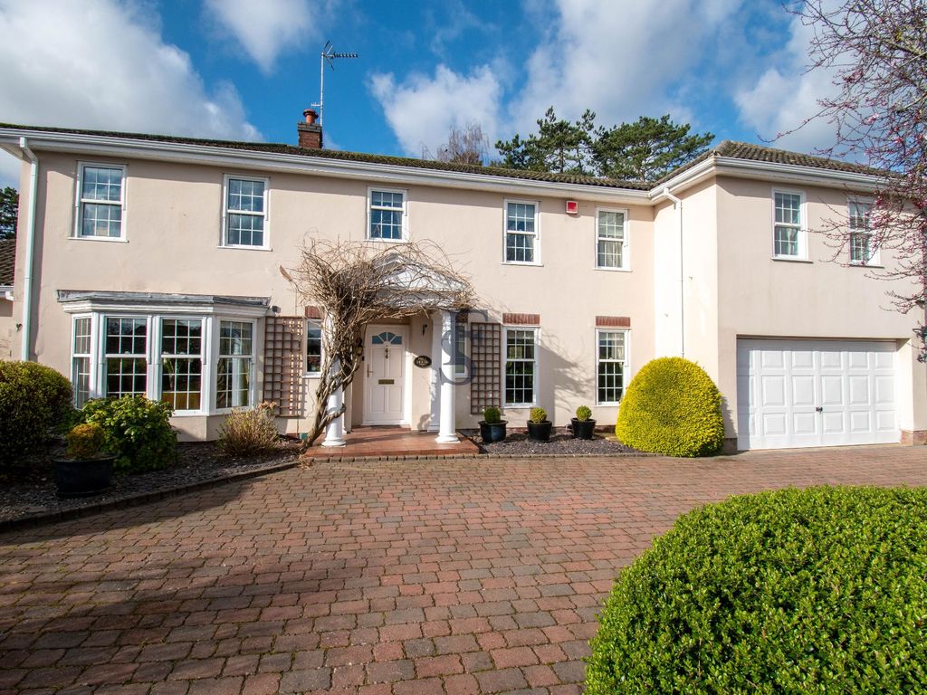4 bed detached house for sale in Hill House, Meadow Hill, Great Glen
