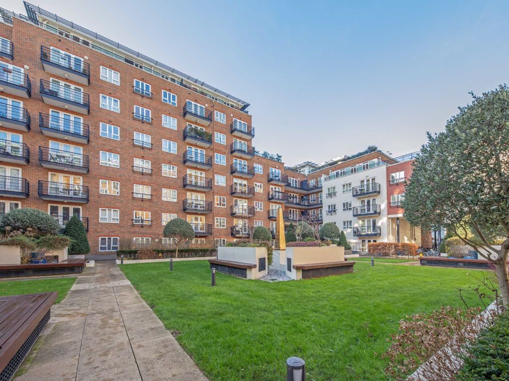 1 bed flat for sale in Royal Quarter, Seven Kings Way, Kingston Upon