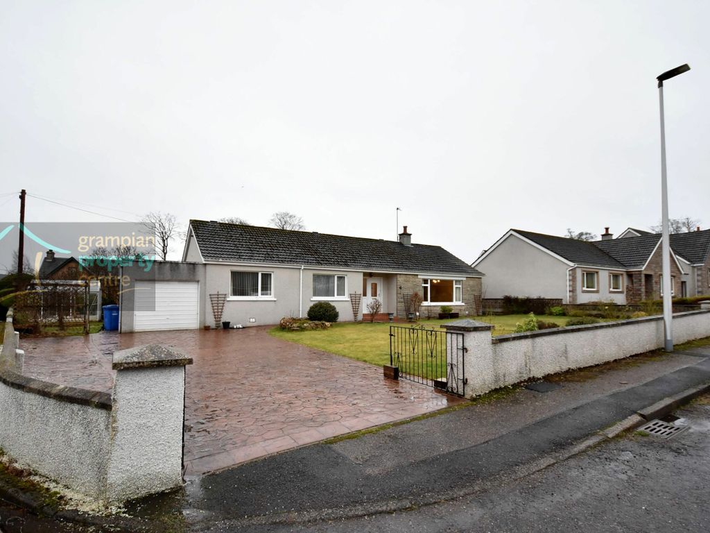 4 bed detached bungalow for sale in Inchberry Place, Fochabers, Morayshire IV32, £230,000 Zoopla