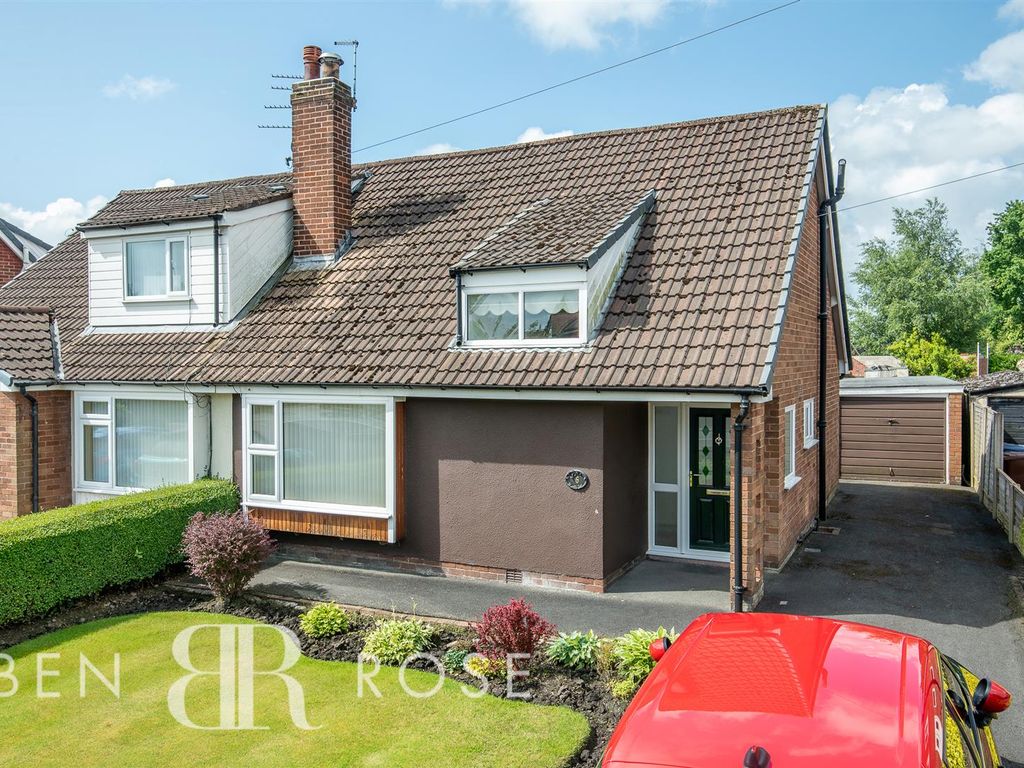 3 bed semidetached bungalow for sale in Station Road, New Longton