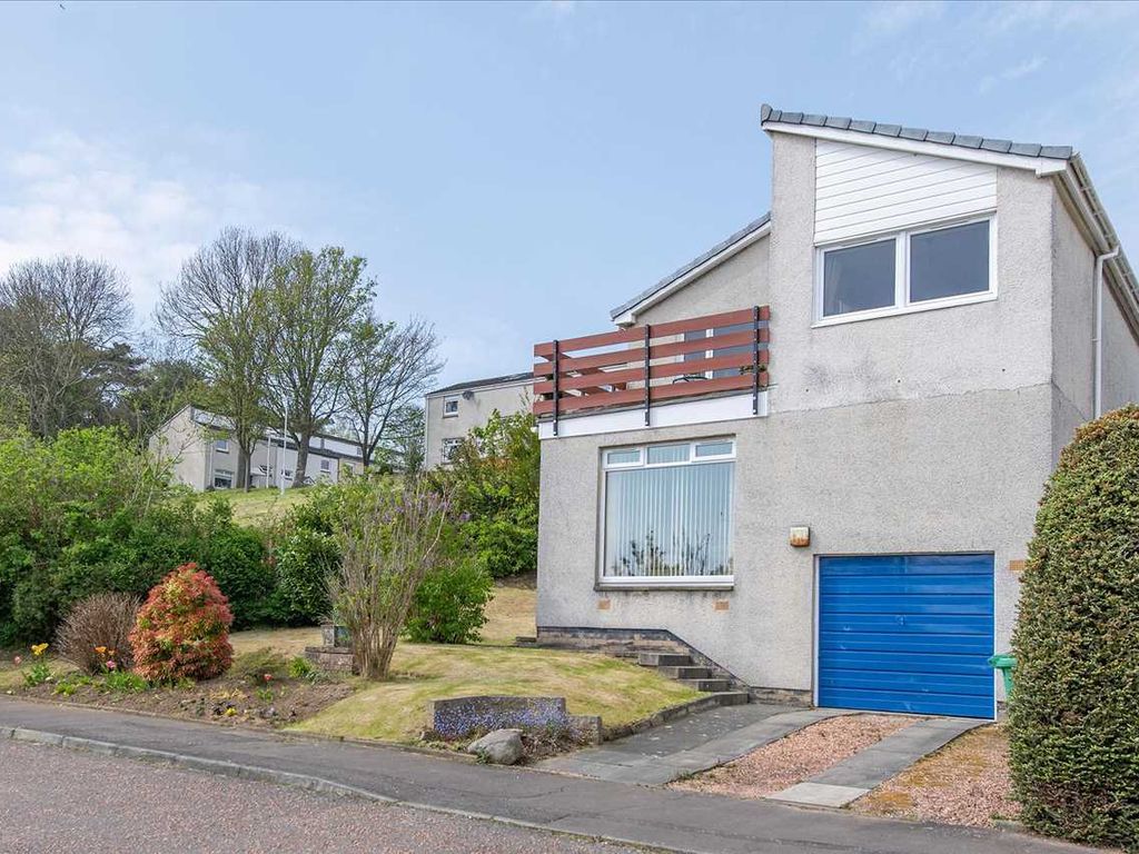 3 bed villa for sale in Pinnel Place, Dalgety Bay, Dunfermline KY11, £