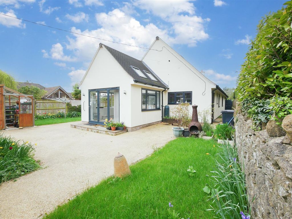 4 bed detached house for sale in High Street, Sutton Courtenay