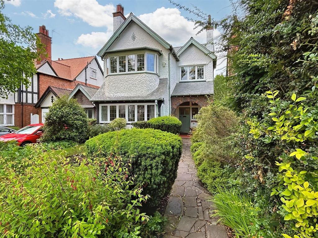 5 bed detached house for sale in Reddings Road, Moseley, Birmingham B13
