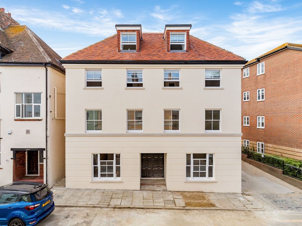 2 bed flat to rent in The Bayle, Folkestone CT20, £1,150 pcm Zoopla