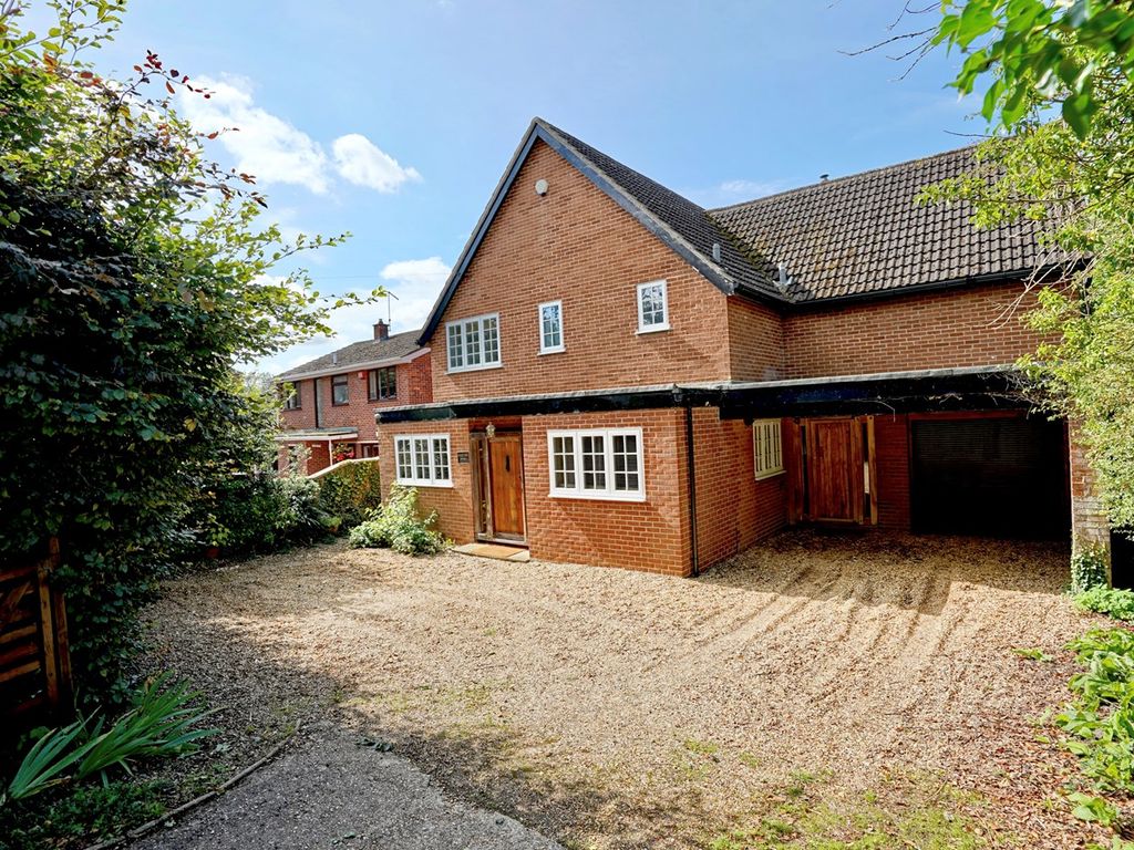 4 bed detached house for sale in 19 High Street, Brampton, Huntingdon