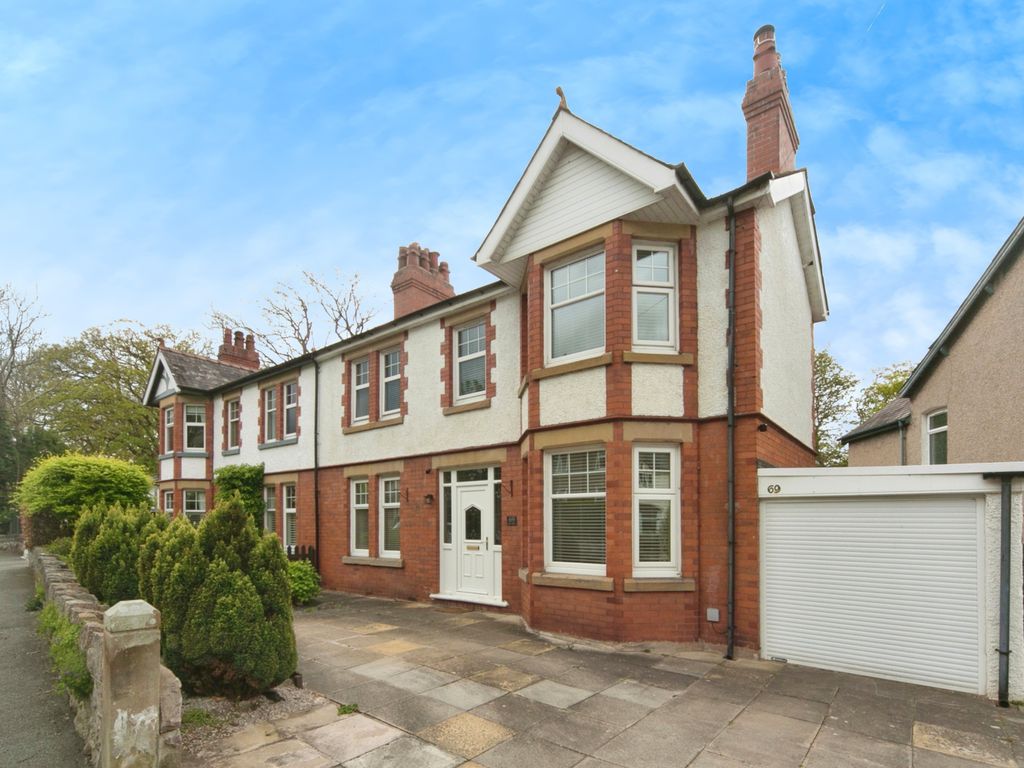 3 bed semidetached house for sale in Coed Coch Road, Hen Golwyn, Bae