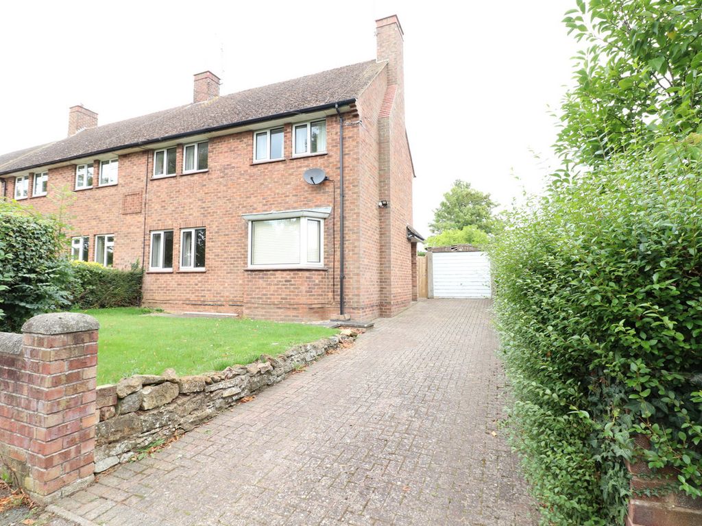 3 bed semidetached house for sale in Staverton Road, Daventry NN11