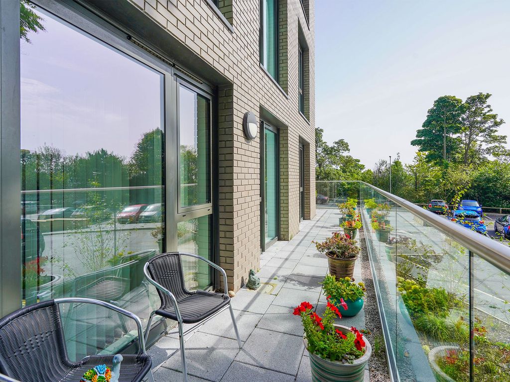 2 bed flat for sale in Apartment Hallam Towers, Ranmoor S10, £400,000