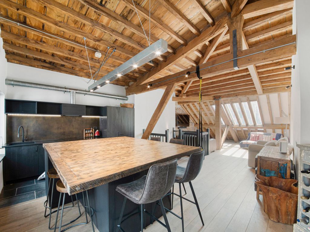 Port East Hertsmere Road London E14