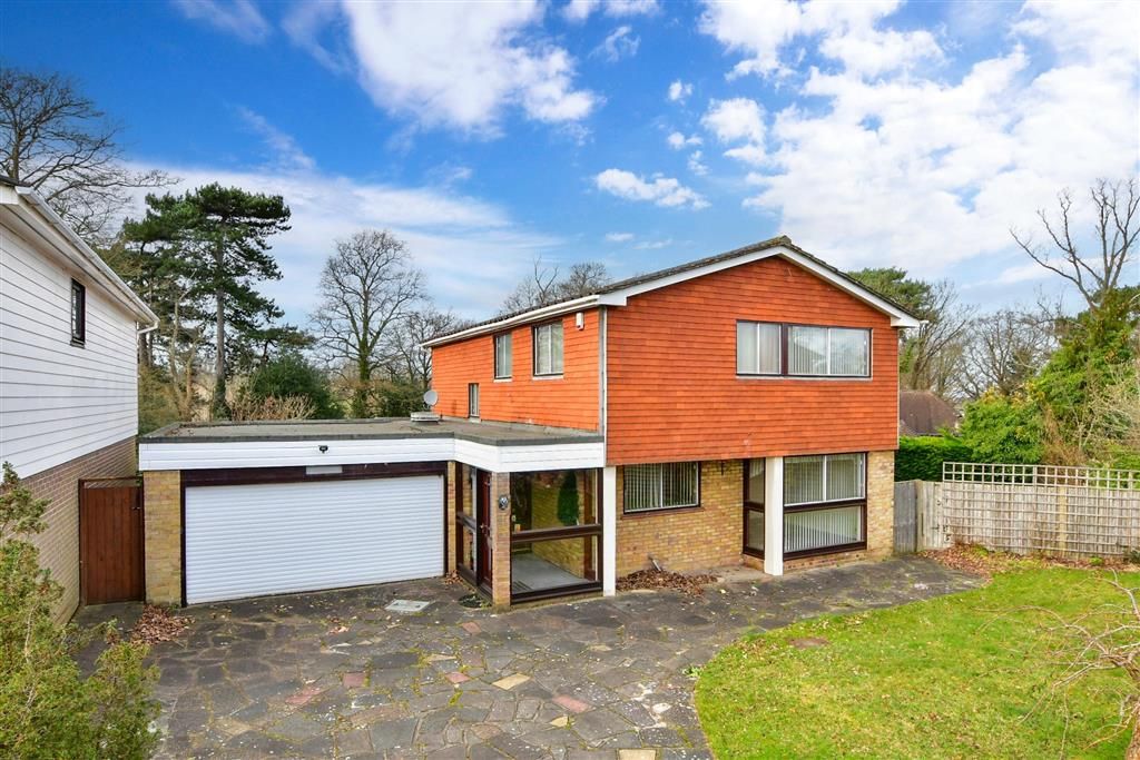 4 bed detached house for sale in Tanglewood Close, Croydon, Surrey CR0