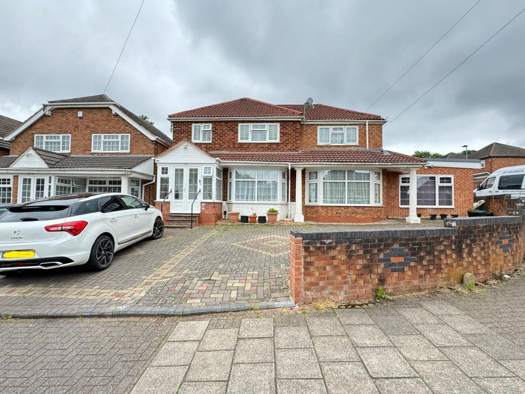 5 bed semidetached house for sale in Craythorne Avenue, Handsworth