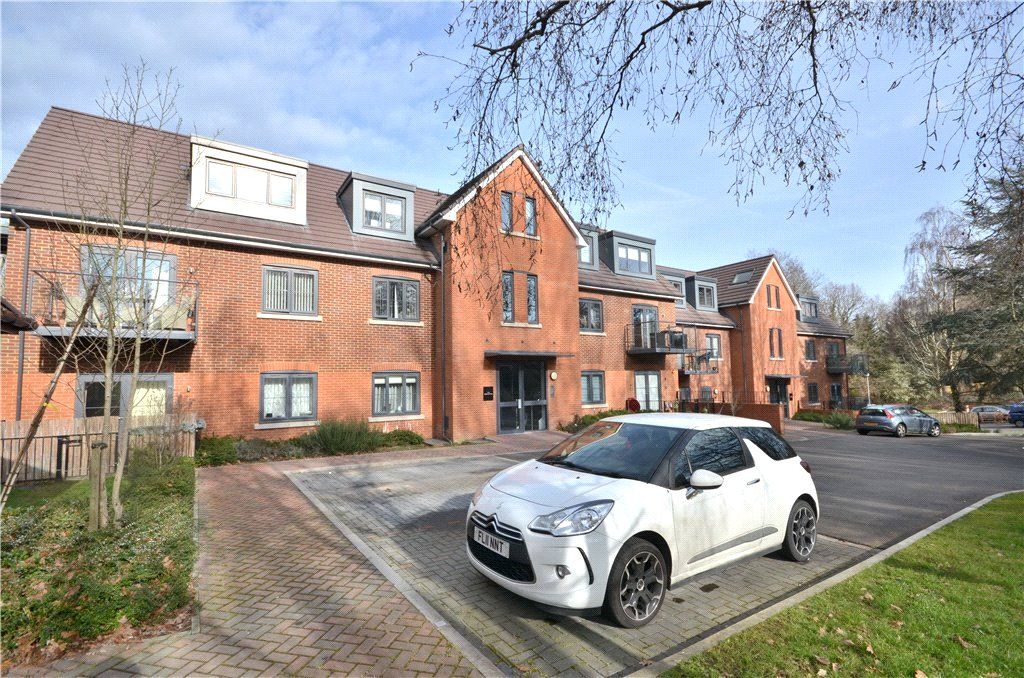 2 bed flat for sale in Wildridings Road, Bracknell, Berkshire RG12 Zoopla