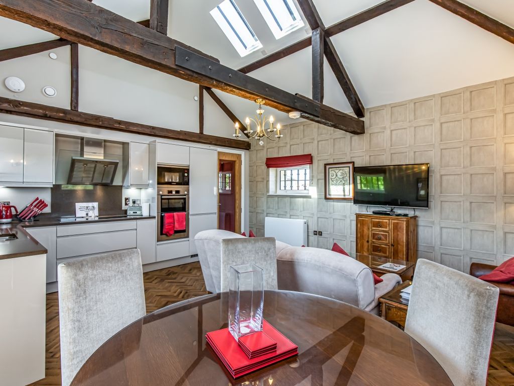 2 bed flat to rent in The Old Gaol, Abingdon OX14, £2,000 pcm Zoopla