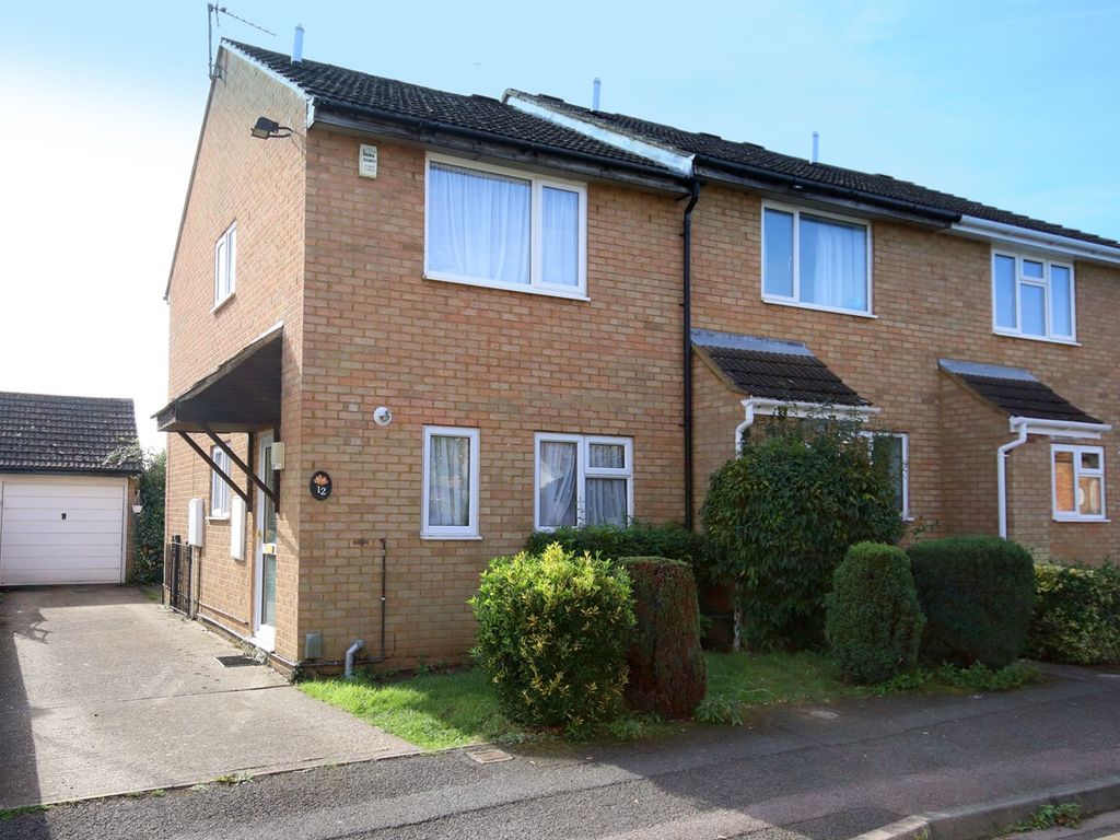 2 bed end terrace house for sale in Thirlmere Gardens, Flitwick MK45, £