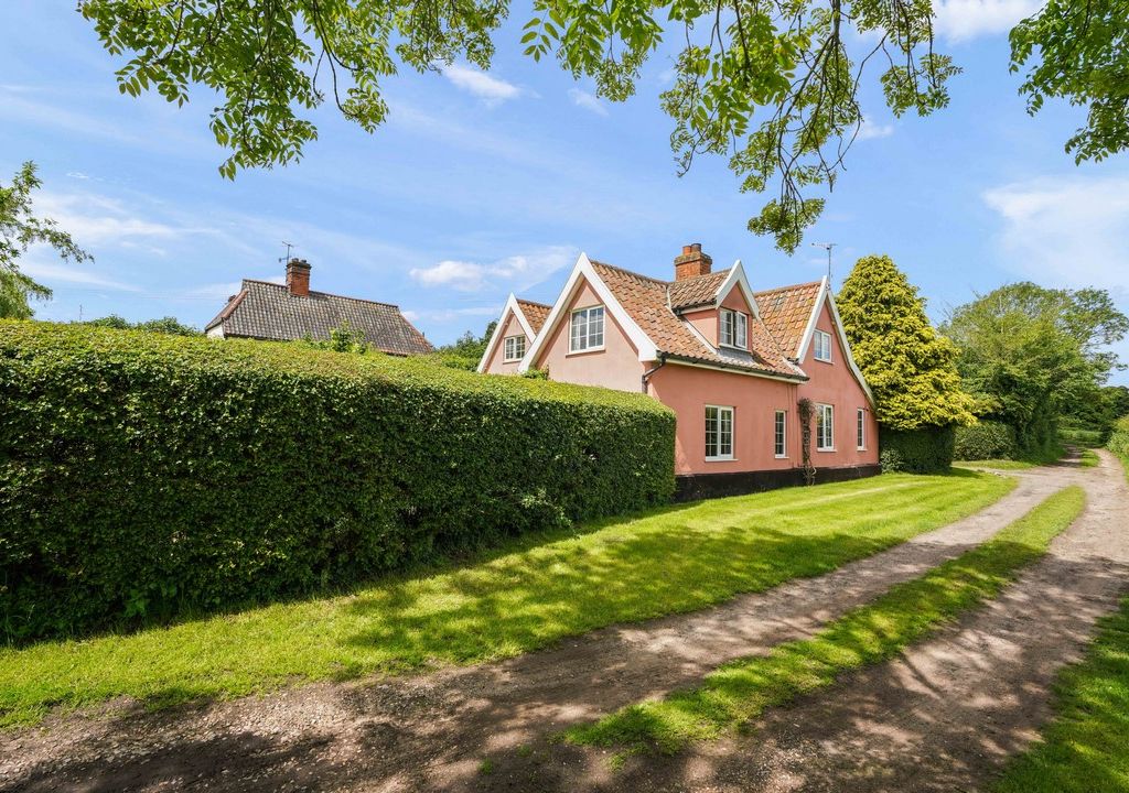 4 bed detached house for sale in Fowls Watering, Wickham Market, Woodbridge IP13, £675,000 Zoopla