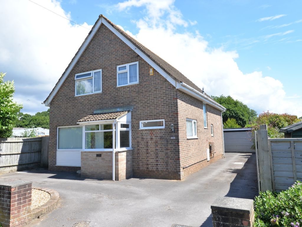 4 bed detached house for sale in Ashley Common Road, Ashley, New Milton