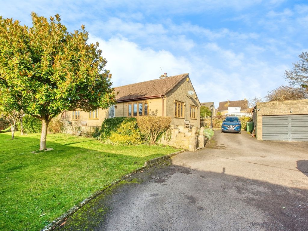 3 bed detached bungalow for sale in Preston Road, Yeovil BA20, £550,000