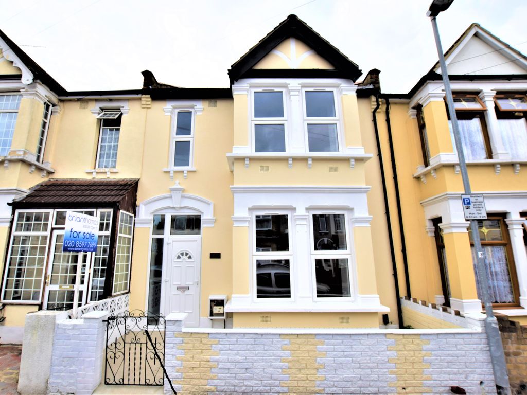 3 bed terraced house for sale in Monteagle Avenue, Barking IG11 Zoopla