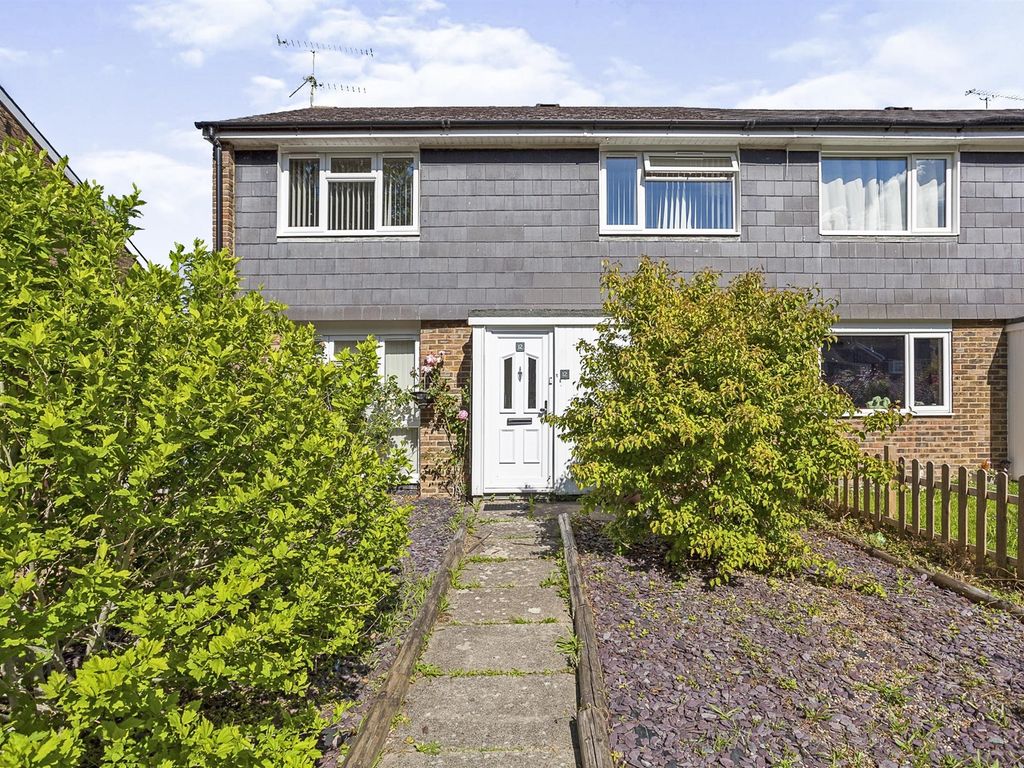 3 bed semidetached house for sale in Teesdale, Crawley RH11 Zoopla