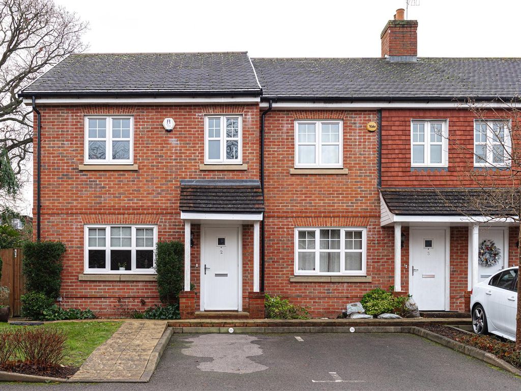 3 bed end terrace house for sale in Limes Close, Redhill RH1, £535,000