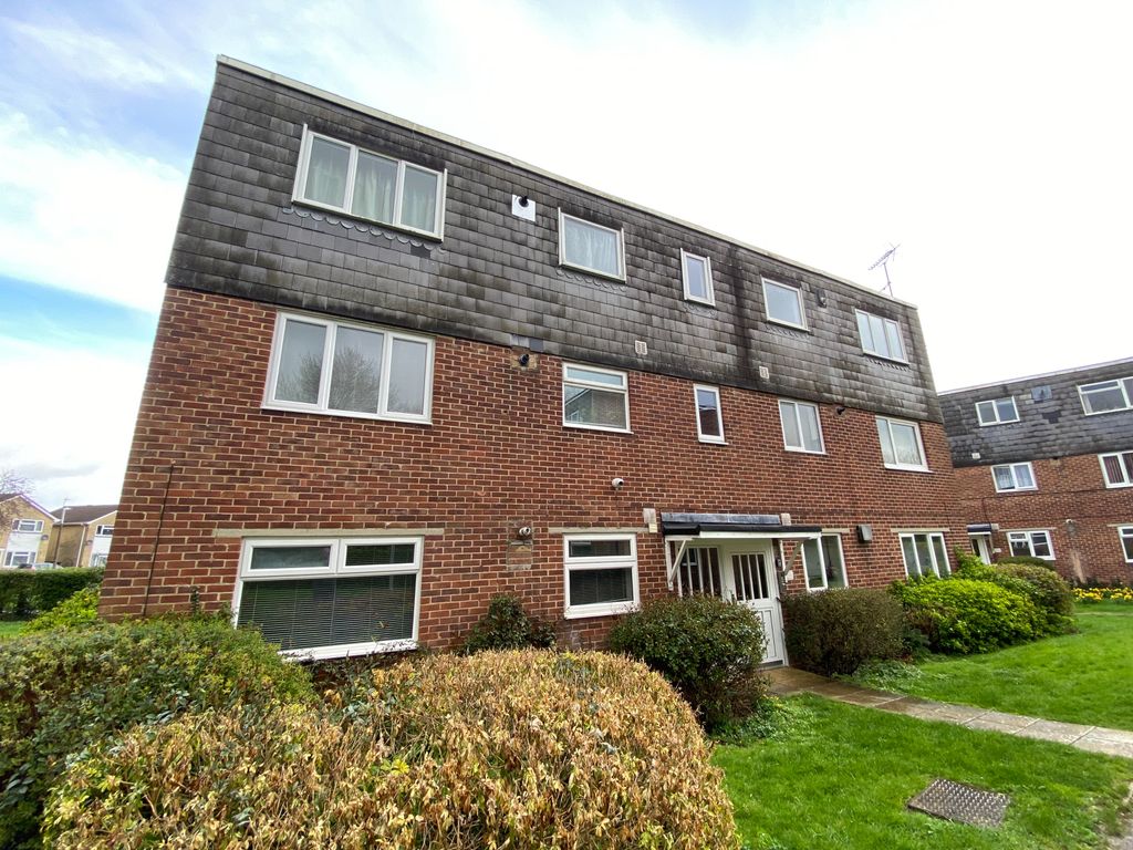 2 bed flat to rent in Charminster Close, Nythe, Swindon SN3 Zoopla