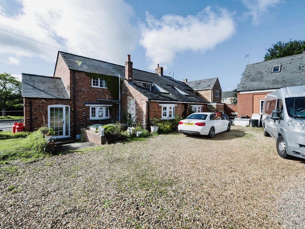 4 bed detached house for sale in Great North Road, Buckden, St Neots