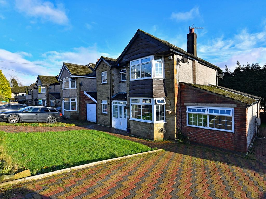 5 bed detached house for sale in Lyndhurst Grove, Allerton, Bradford BD15, £450,000 Zoopla