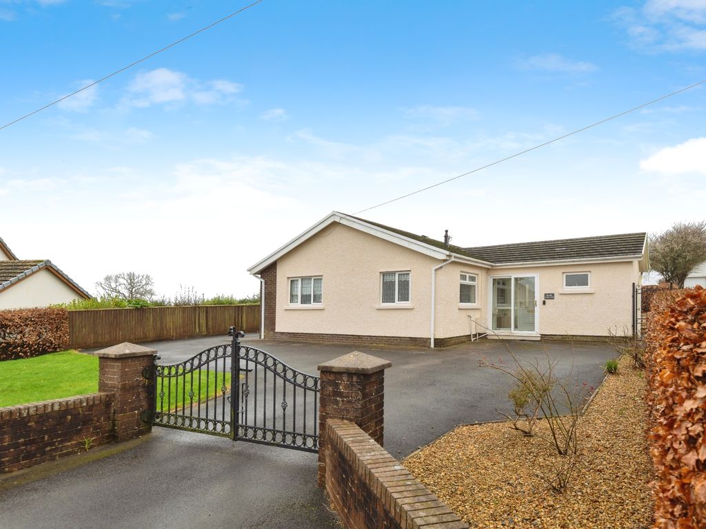 3 bed bungalow for sale in Heol Hen, Five Roads, Llanelli