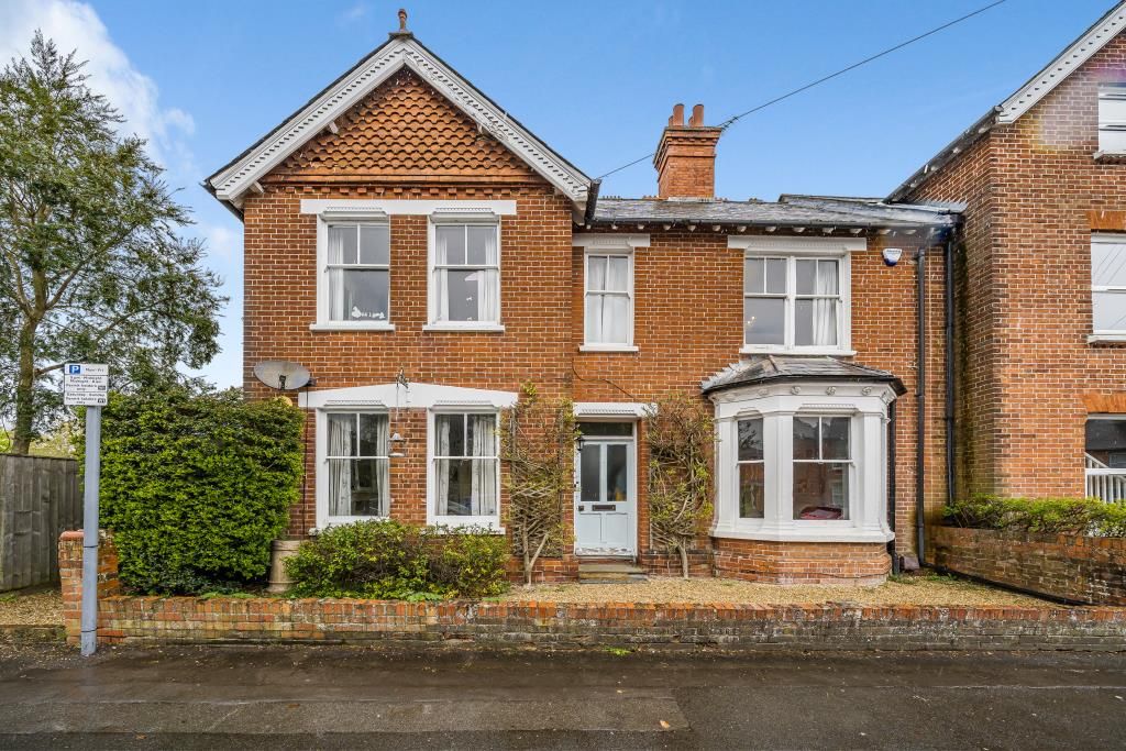 4 bed semidetached house to rent in Newbury, Berkshire RG14 Zoopla