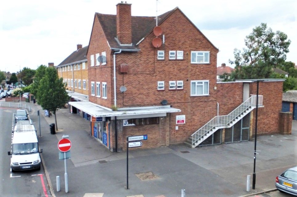 2 bed flat to rent in Uxbridge Road, Feltham TW13 - Zoopla