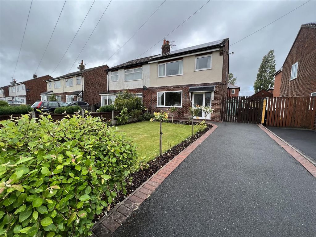 3 bed semidetached house for sale in Fir Trees Avenue, Lostock Hall