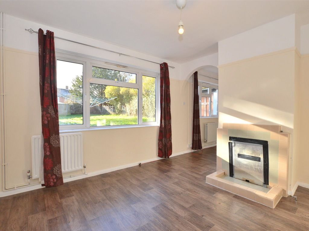3 bed semidetached house to rent in Colesmead Road, Redhill, Surrey