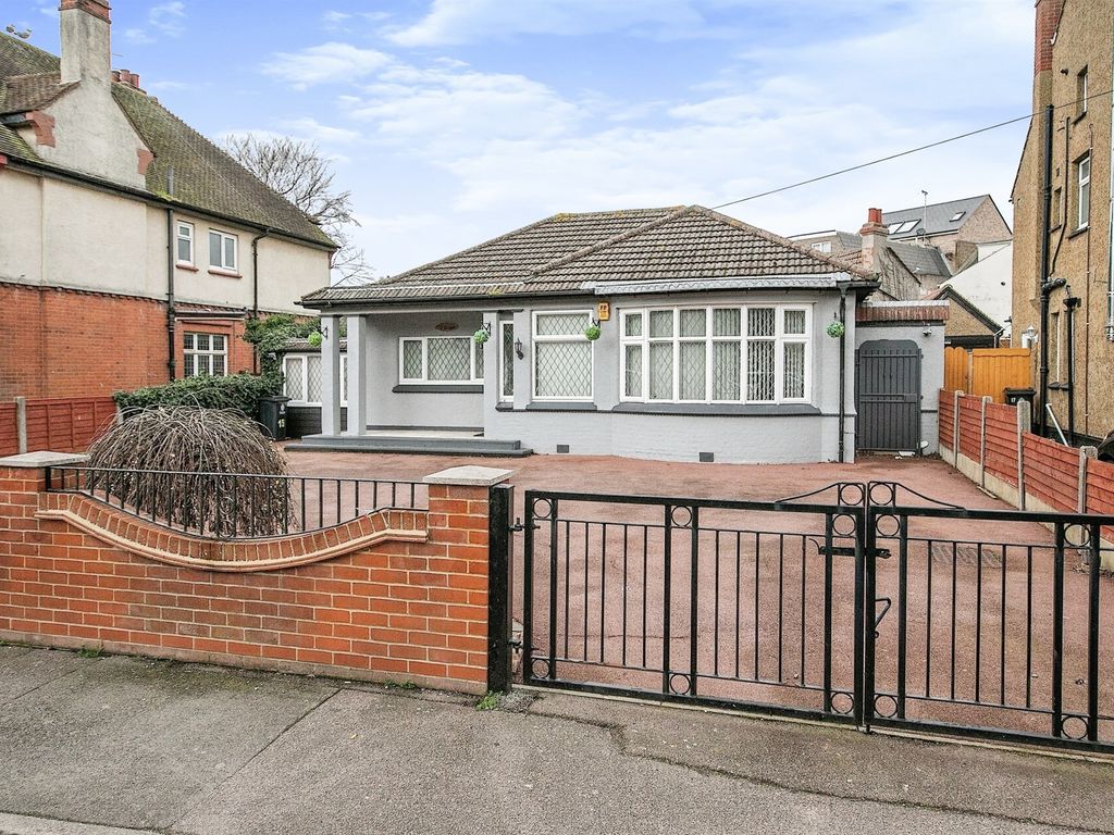3 bed detached bungalow for sale in Holland Road, HollandOnSea