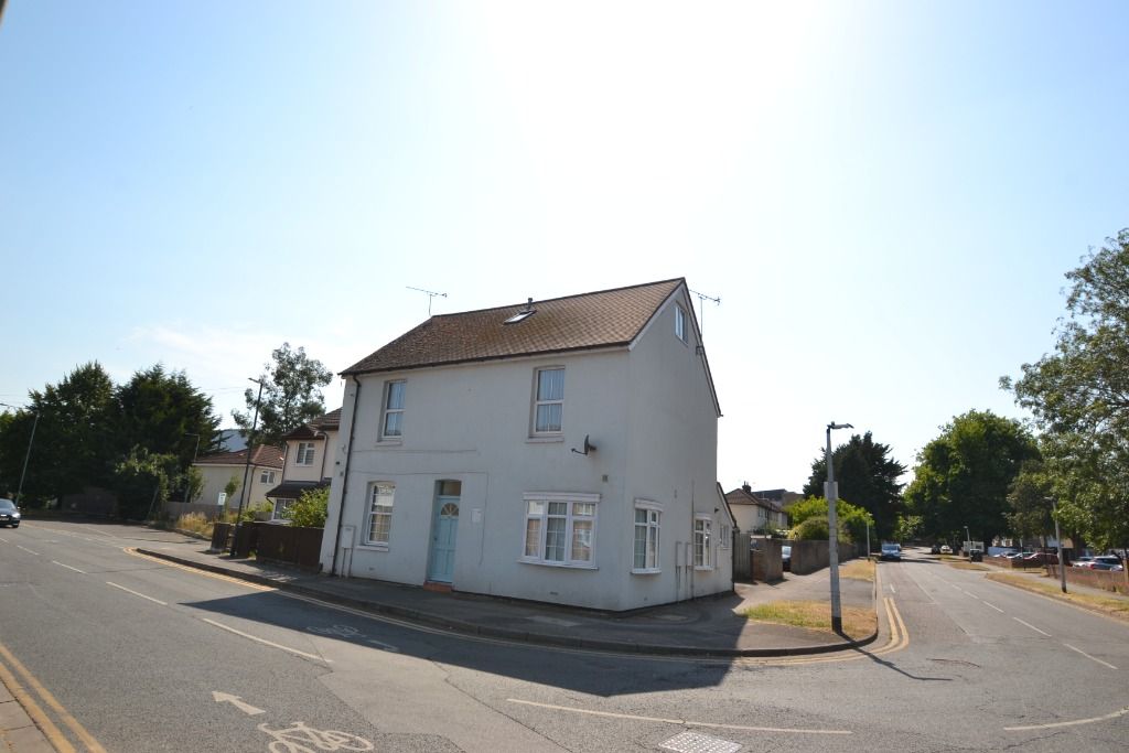 3 bed flat to rent in Holmanleaze Road, Maidenhead SL6 Zoopla