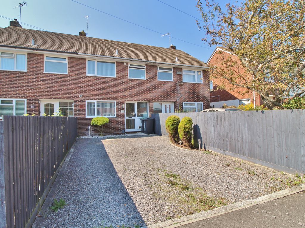 3 bed terraced house for sale in Hillmead Gardens, Bedhampton, Havant