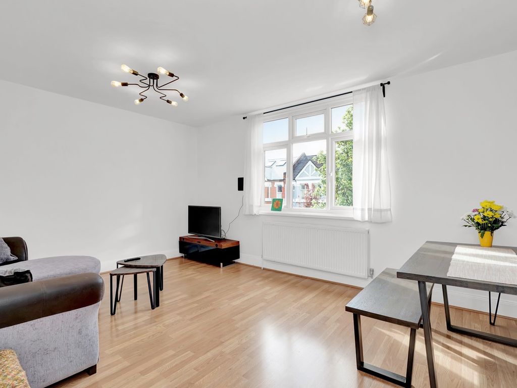 Oaklands Road, Hanwell W7