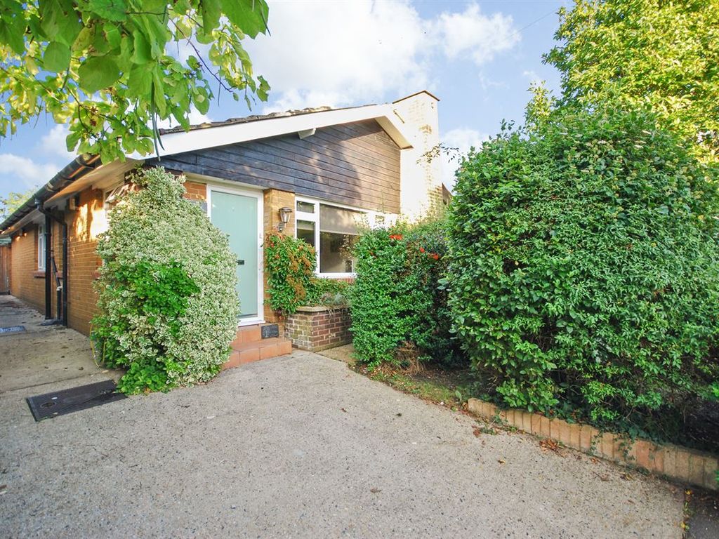 3 bed detached bungalow for sale in New Street, Ash, Canterbury CT3, £