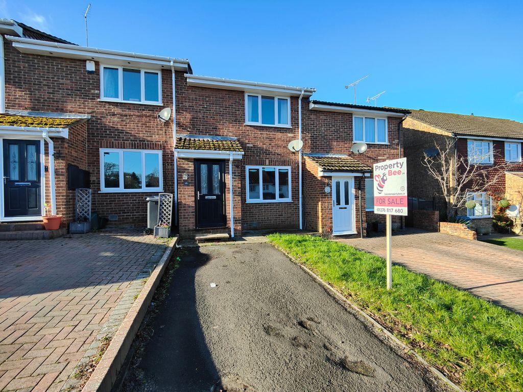 2 bed terraced house for sale in Wordsworth Avenue, Yateley, Hampshire