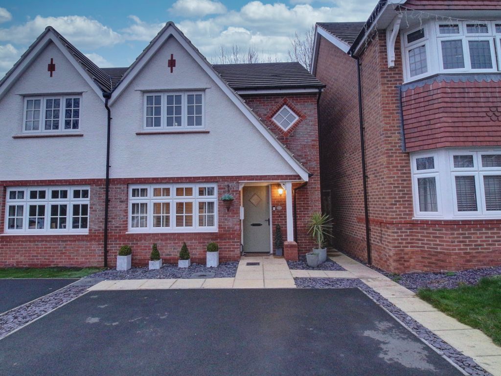 3 bed semidetached house for sale in Rieth Close, Hinckley LE10 Zoopla