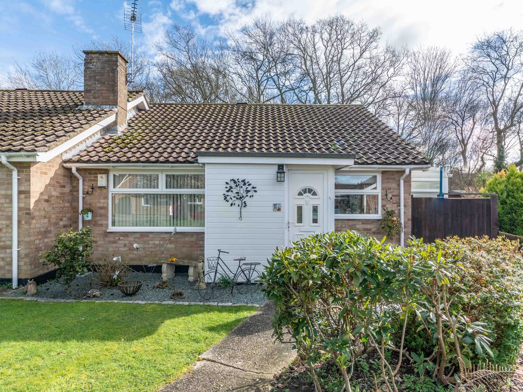 2 bed semidetached bungalow for sale in Spinney Walk, Barnham, Bognor