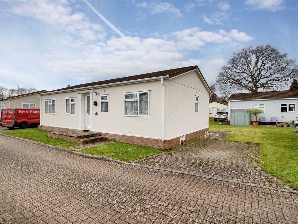 2 bed mobile/park home for sale in Kaysland Park, London Road, West