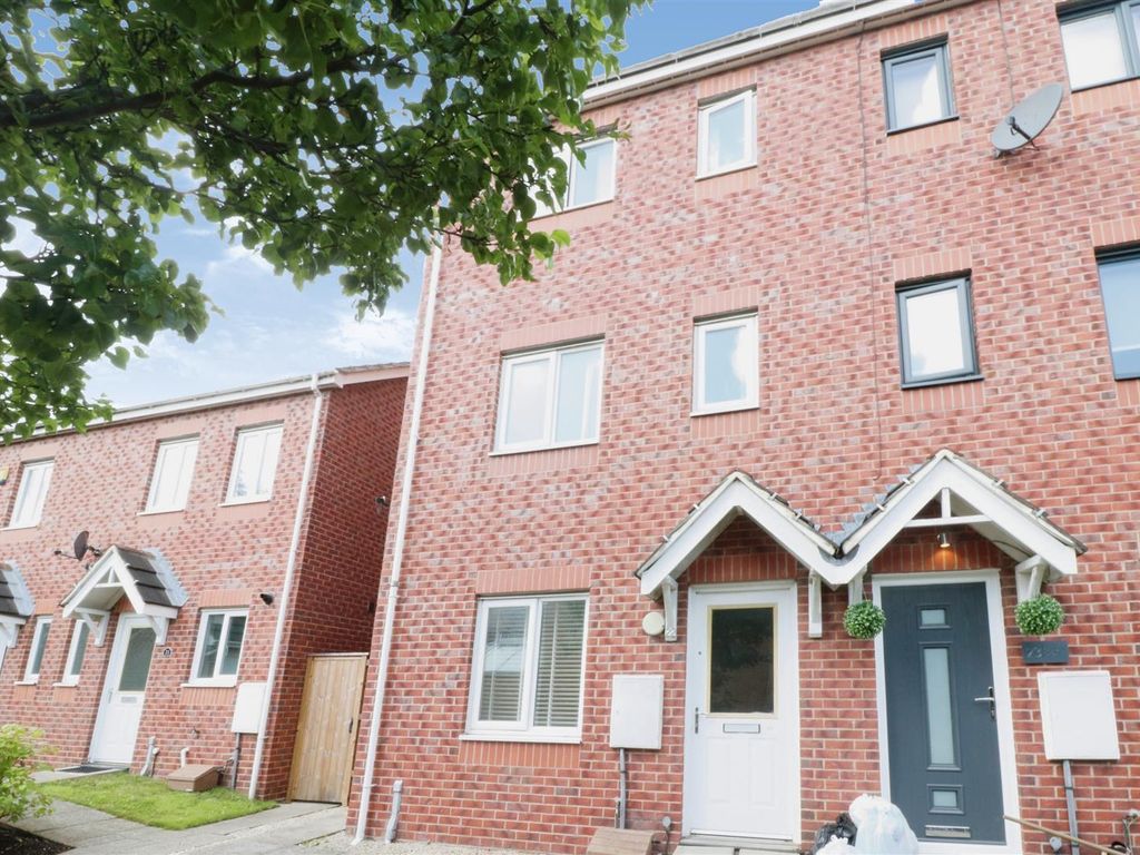 4 bed town house for sale in Camden Grove, Maltby, Rotherham S66, £