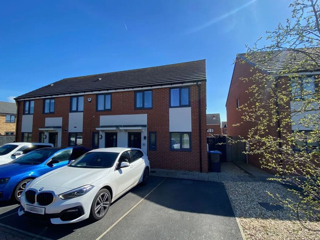 3 bed end terrace house for sale in Bluestone Close, Newton Aycliffe