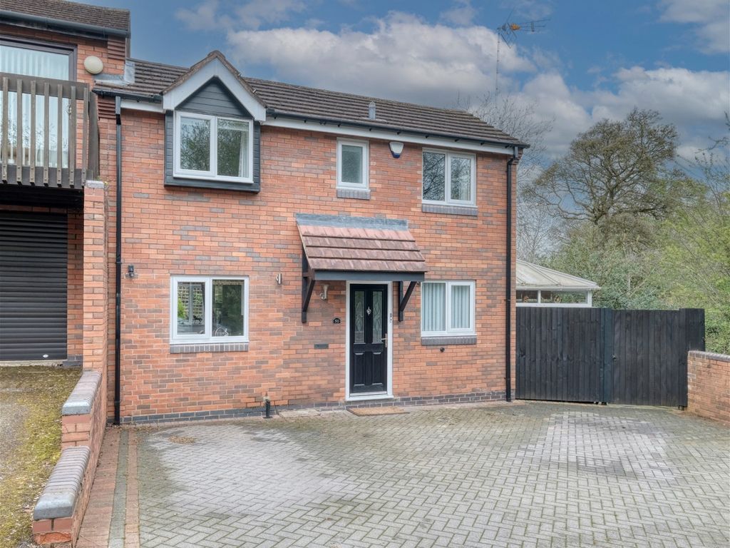 2 bed end terrace house for sale in Foxholes Lane, Callow Hill